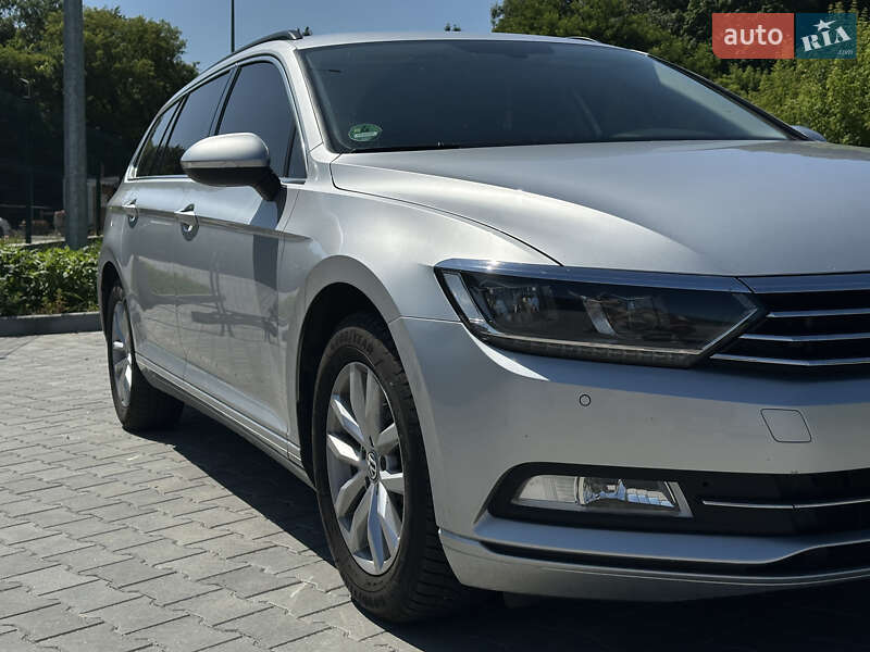 Универсал Volkswagen Passat 2018 в Дубно фото 10 Универсал Volkswagen Passat 2018 в Дубно