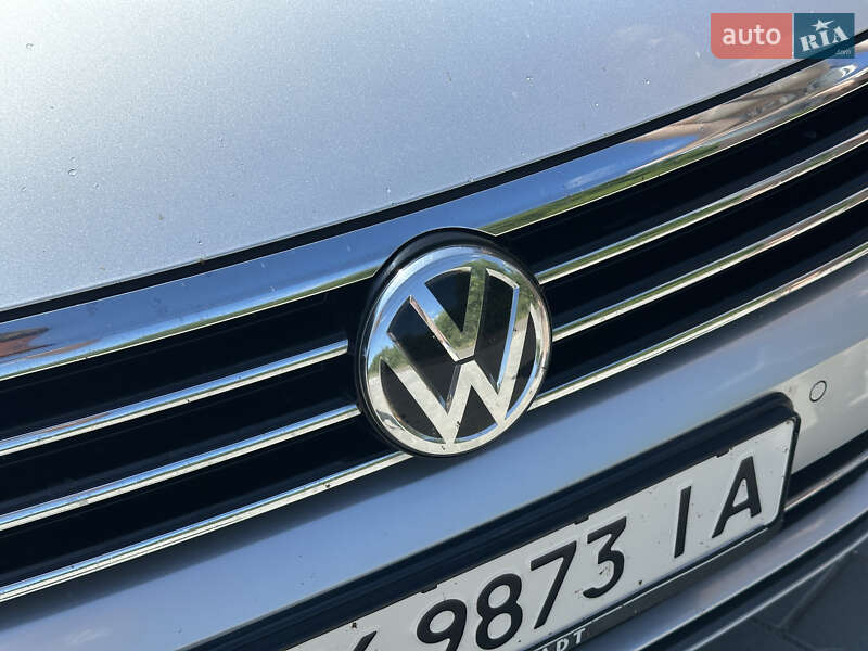 Универсал Volkswagen Passat 2018 в Дубно фото 17 Универсал Volkswagen Passat 2018 в Дубно