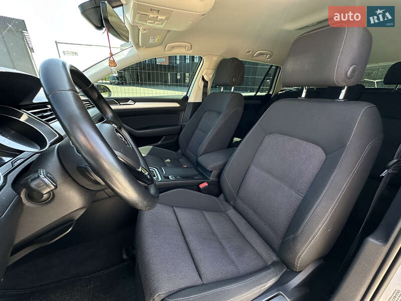 Универсал Volkswagen Passat 2018 в Дубно фото 24 Универсал Volkswagen Passat 2018 в Дубно