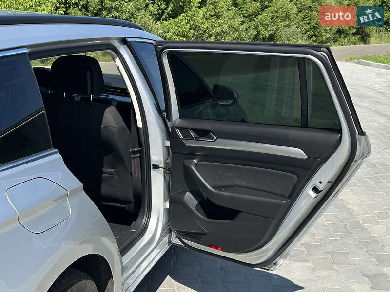 Универсал Volkswagen Passat 2018 в Дубно фото 28 Универсал Volkswagen Passat 2018 в Дубно