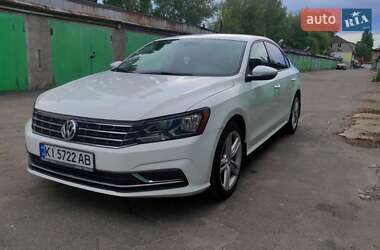 Седан Volkswagen Passat 2018 в Киеве