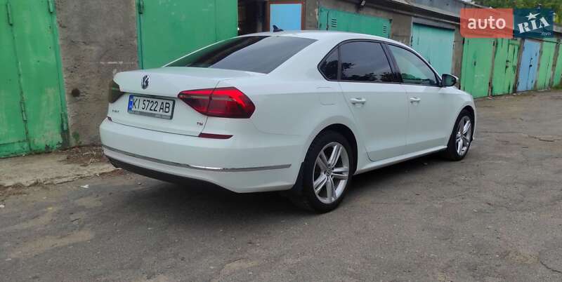 Седан Volkswagen Passat 2018 в Киеве