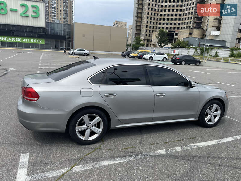 Седан Volkswagen Passat 2013 в Києві
