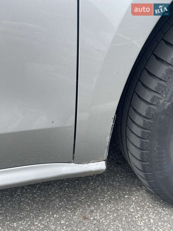 Седан Volkswagen Passat 2013 в Києві