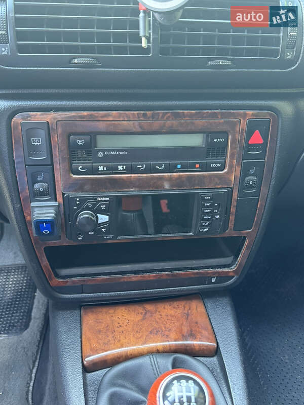 Седан Volkswagen Passat 2003 в Ивано-Франковске