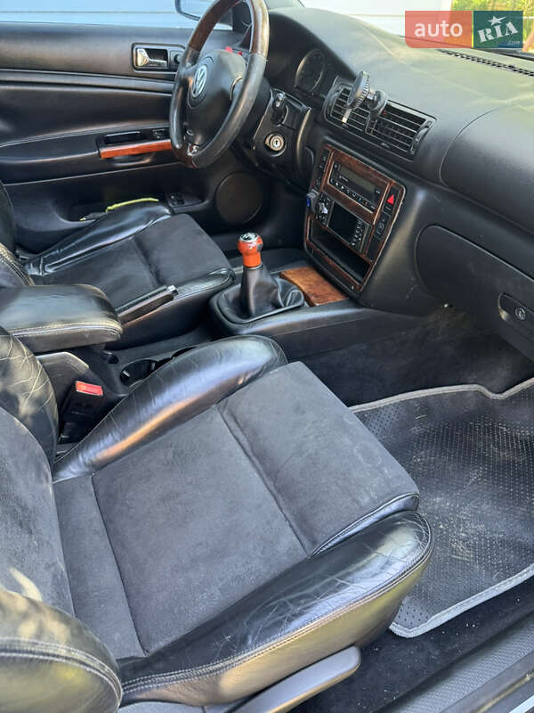 Седан Volkswagen Passat 2003 в Ивано-Франковске