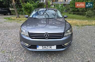 Седан Volkswagen Passat 2012 в Києві