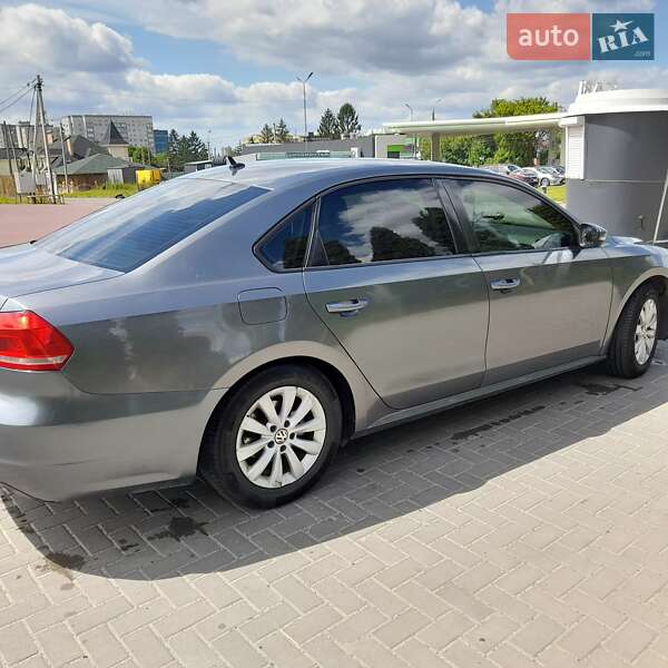 Седан Volkswagen Passat 2014 в Луцке