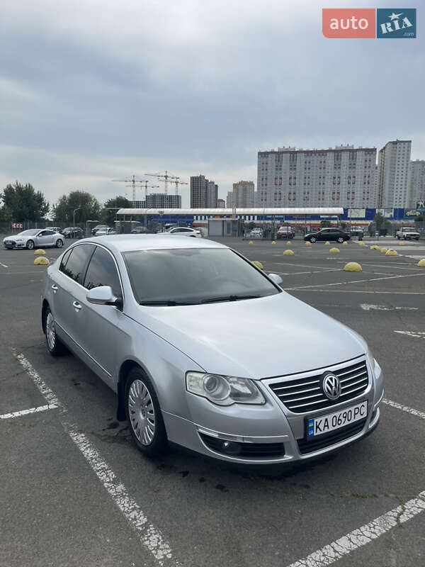 Седан Volkswagen Passat 2008 в Києві