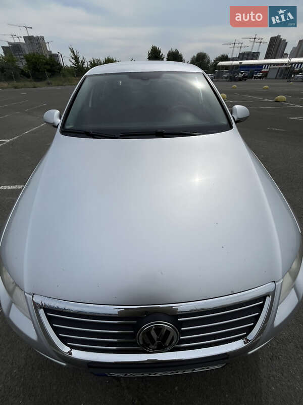 Седан Volkswagen Passat 2008 в Києві