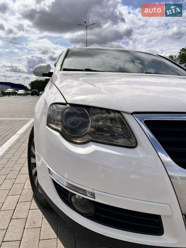 Седан Volkswagen Passat 2010 в Одессе