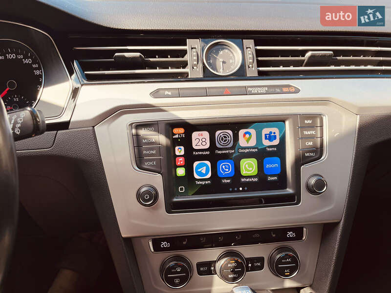 Универсал Volkswagen Passat 2016 в Ужгороде