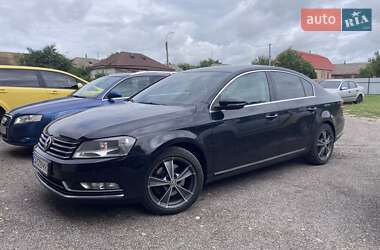 Седан Volkswagen Passat 2011 в Чорнобаї