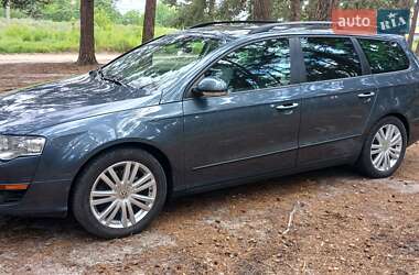 Універсал Volkswagen Passat 2008 в Сумах