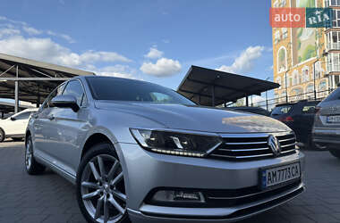 Седан Volkswagen Passat 2016 в Житомире