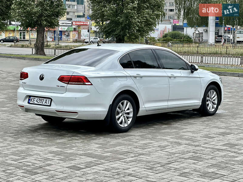 Седан Volkswagen Passat 2015 в Дніпрі