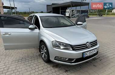 Седан Volkswagen Passat 2011 в Винниках