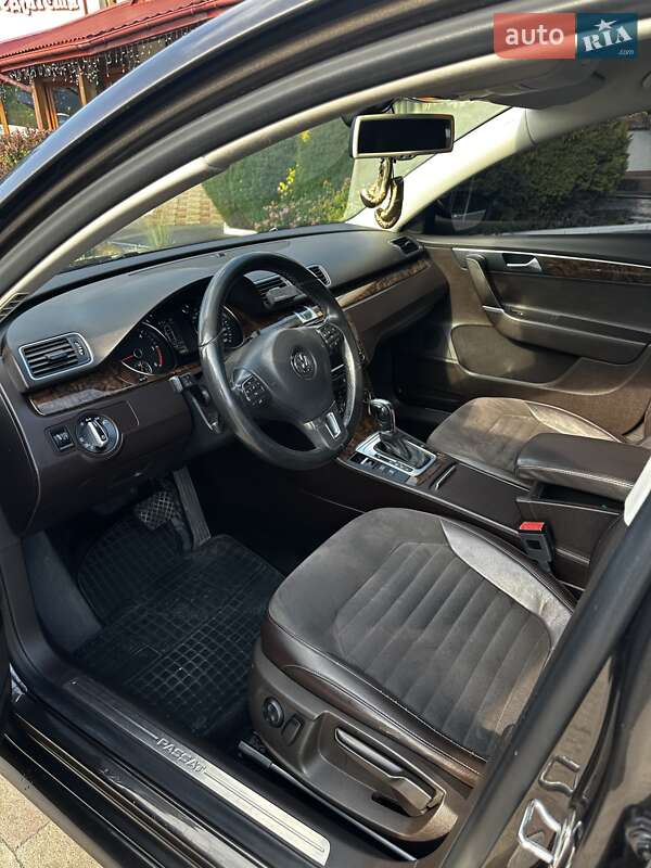 Седан Volkswagen Passat 2012 в Львові