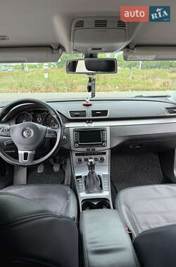 Седан Volkswagen Passat 2014 в Черновцах