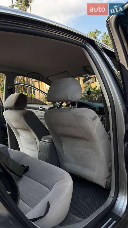 Седан Volkswagen Passat 2003 в Українці