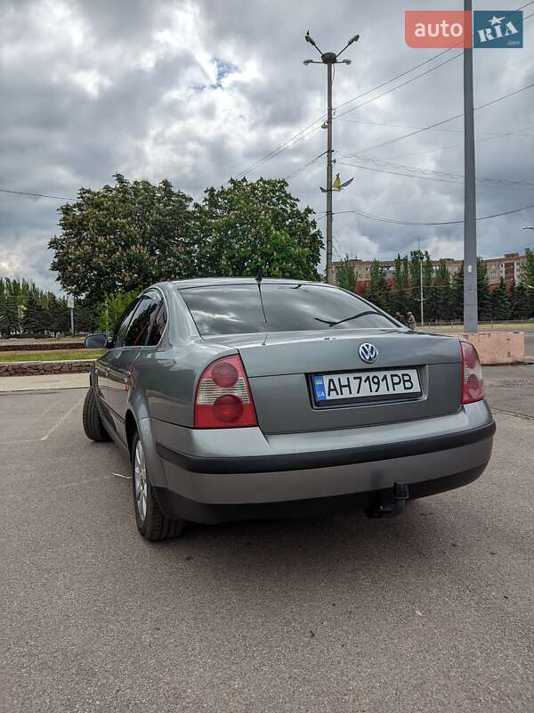 Седан Volkswagen Passat 2003 в Українці