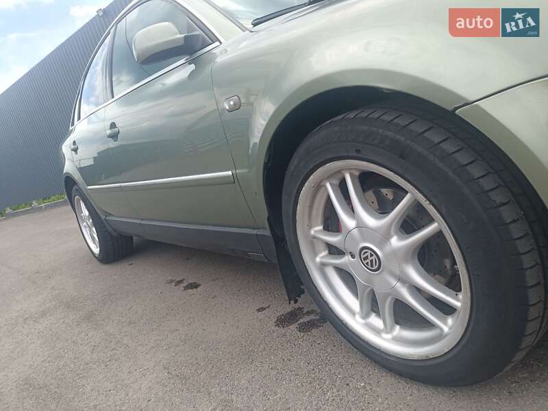 Седан Volkswagen Passat 2004 в Полтаві
