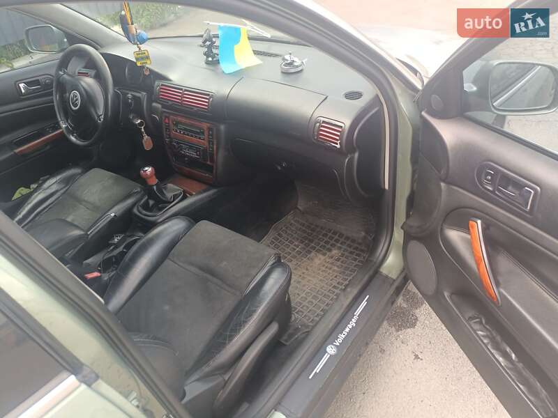 Седан Volkswagen Passat 2004 в Полтаві