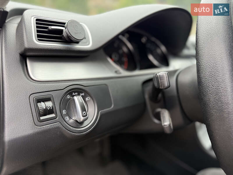 Седан Volkswagen Passat 2014 в Николаеве