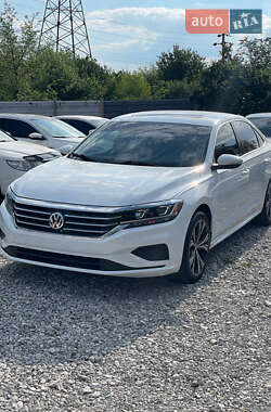 Седан Volkswagen Passat 2021 в Кривом Роге