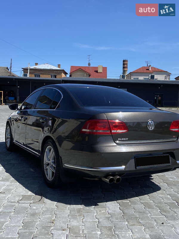 Седан Volkswagen Passat 2012 в Каменке-Бугской