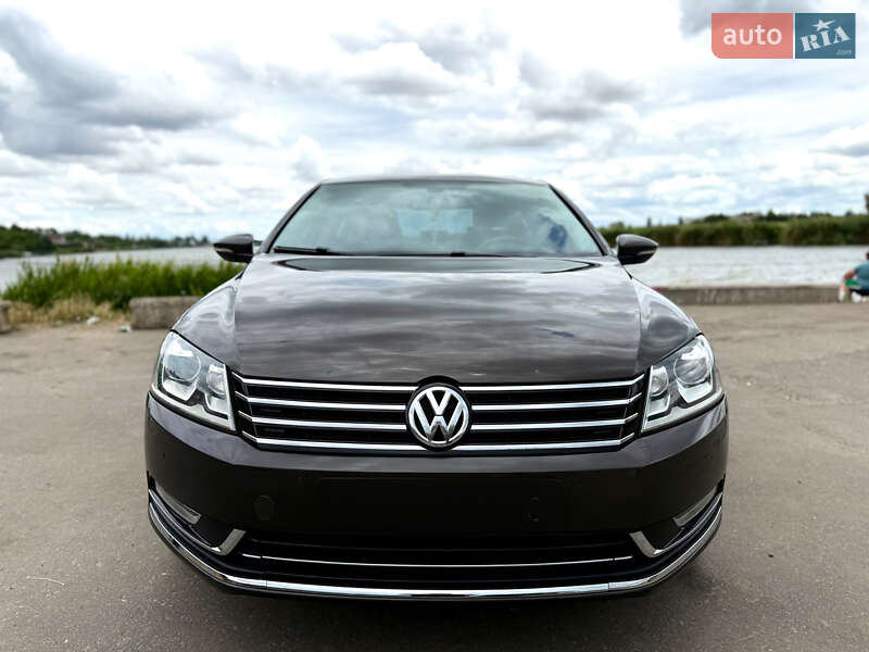 Седан Volkswagen Passat 2014 в Николаеве