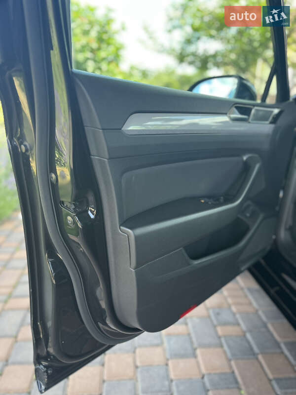 Универсал Volkswagen Passat 2020 в Смеле фото 25 Универсал Volkswagen Passat 2020 в Смеле