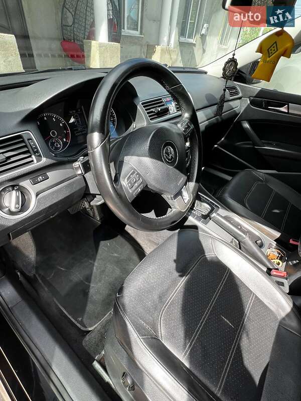 Седан Volkswagen Passat 2013 в Великодолинському