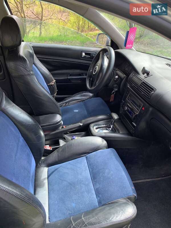 Універсал Volkswagen Passat 2000 в Чернівцях