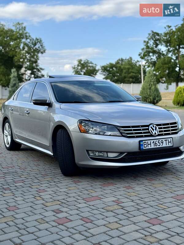 Седан Volkswagen Passat 2012 в Измаиле