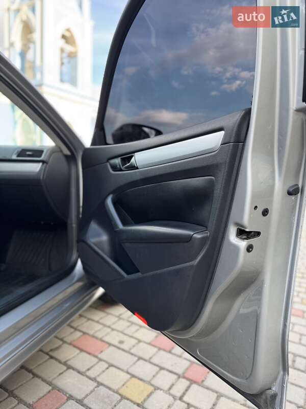 Седан Volkswagen Passat 2012 в Измаиле