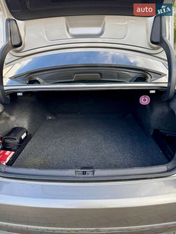 Седан Volkswagen Passat 2012 в Измаиле