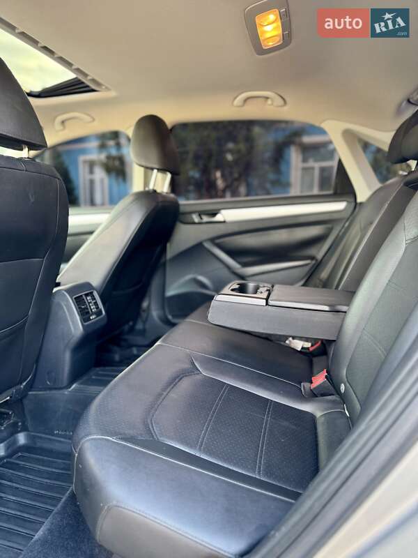 Седан Volkswagen Passat 2012 в Измаиле