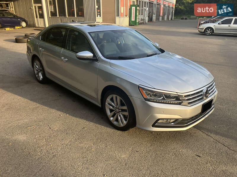 Седан Volkswagen Passat 2017 в Киеве