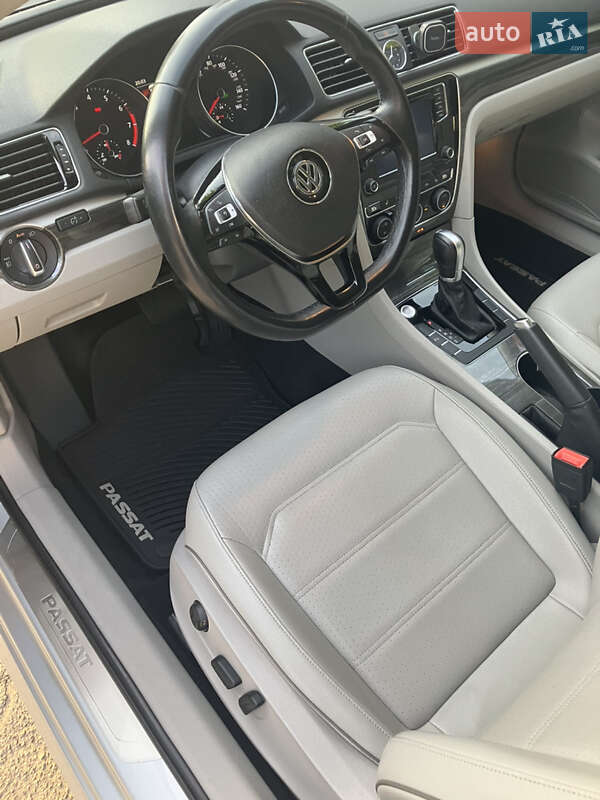 Седан Volkswagen Passat 2017 в Киеве