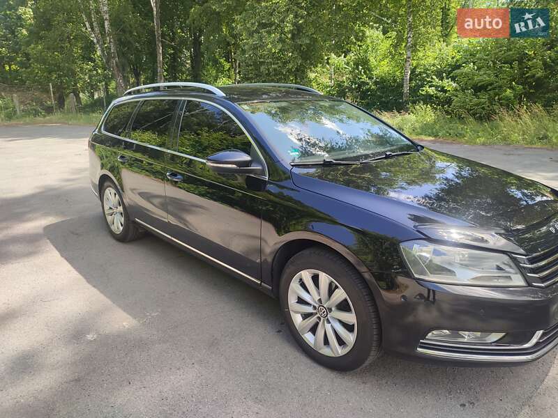 Універсал Volkswagen Passat 2011 в Звягелі