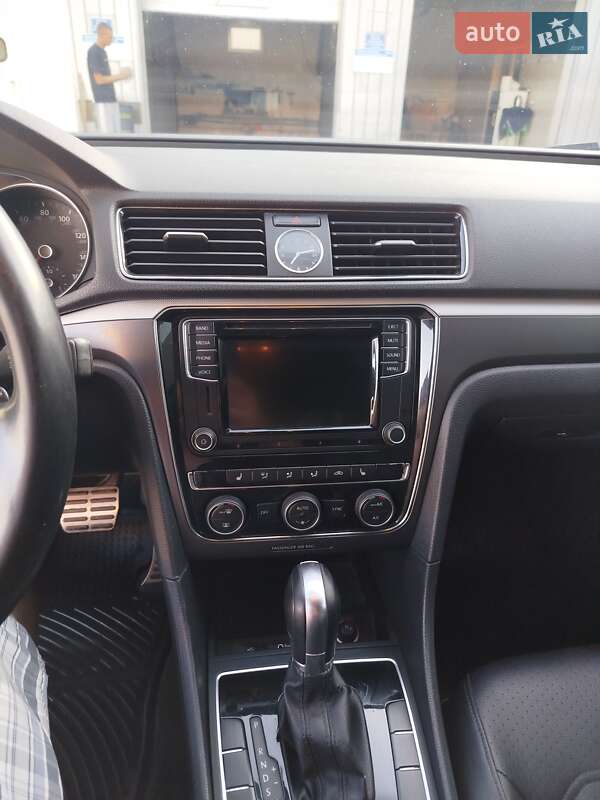 Седан Volkswagen Passat 2016 в Кагарлику