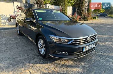 Седан Volkswagen Passat 2016 в Дрогобыче