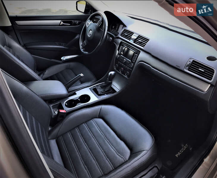 Седан Volkswagen Passat 2014 в Чернігові