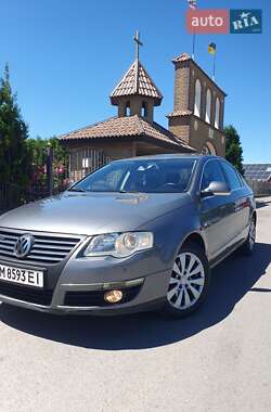 Седан Volkswagen Passat 2008 в Житомире