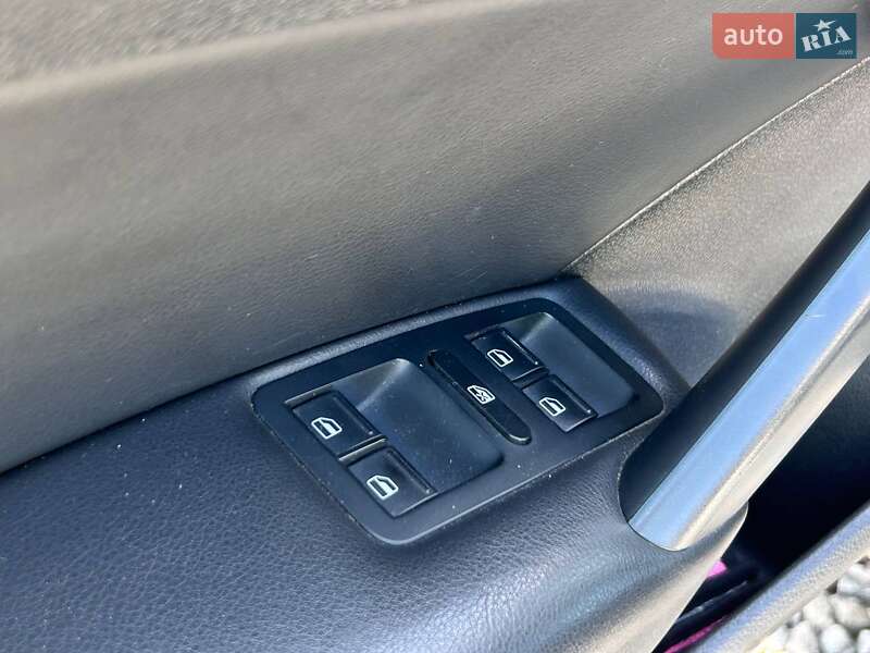 Седан Volkswagen Passat 2014 в Одессе