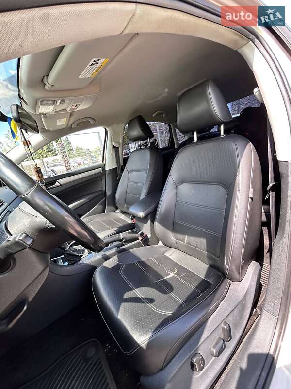 Седан Volkswagen Passat 2014 в Одессе