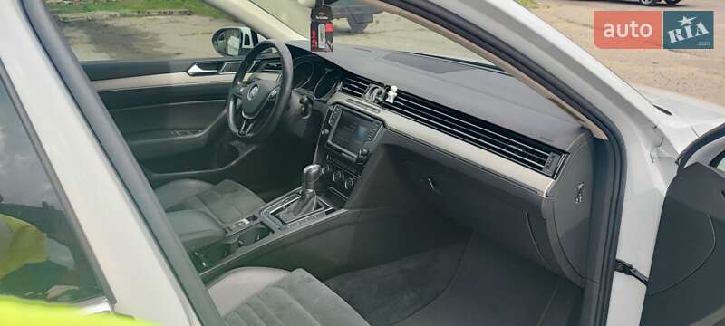 Универсал Volkswagen Passat 2015 в Днепре
