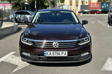 Седан Volkswagen Passat 2015 в Киеве