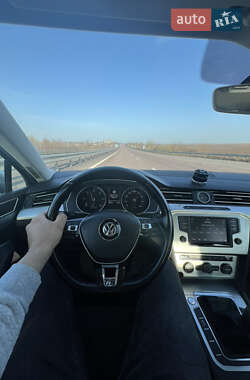 Универсал Volkswagen Passat 2015 в 